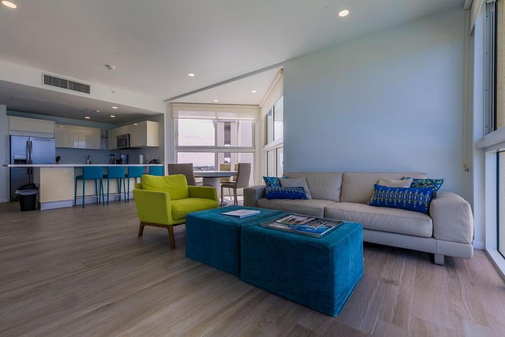 Azure Beach Residences Палм Бийч Екстериор снимка