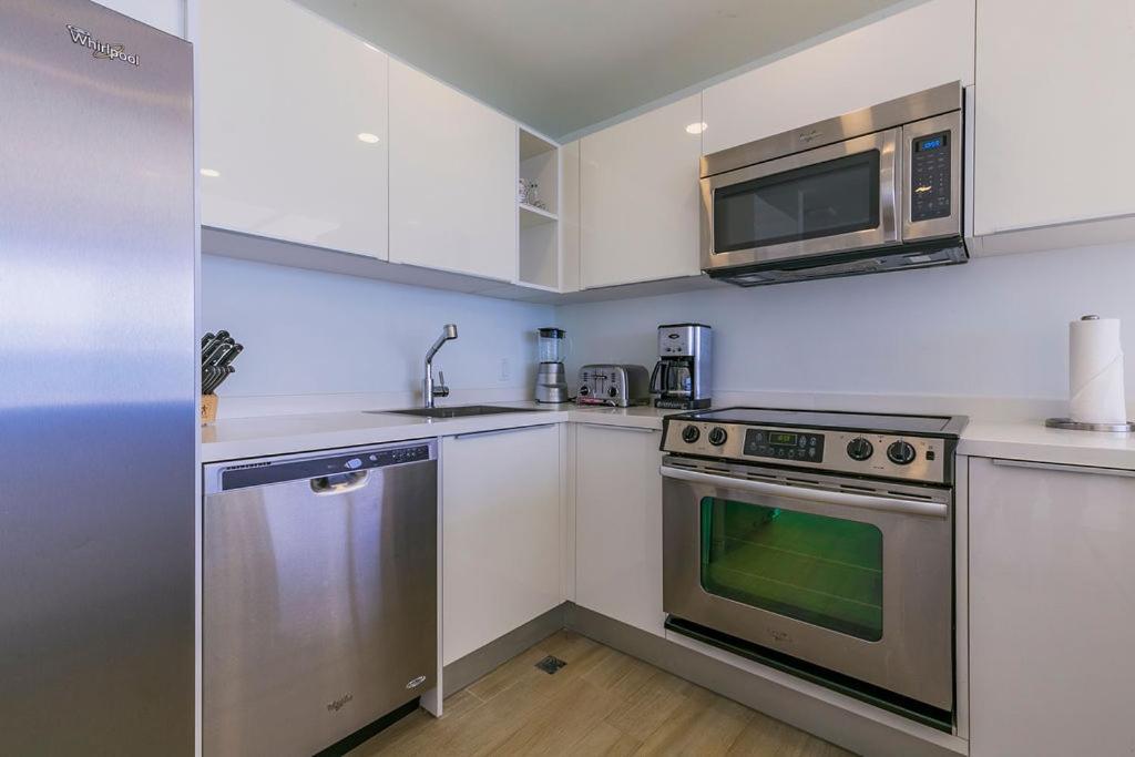 Azure Beach Residences Палм Бийч Екстериор снимка