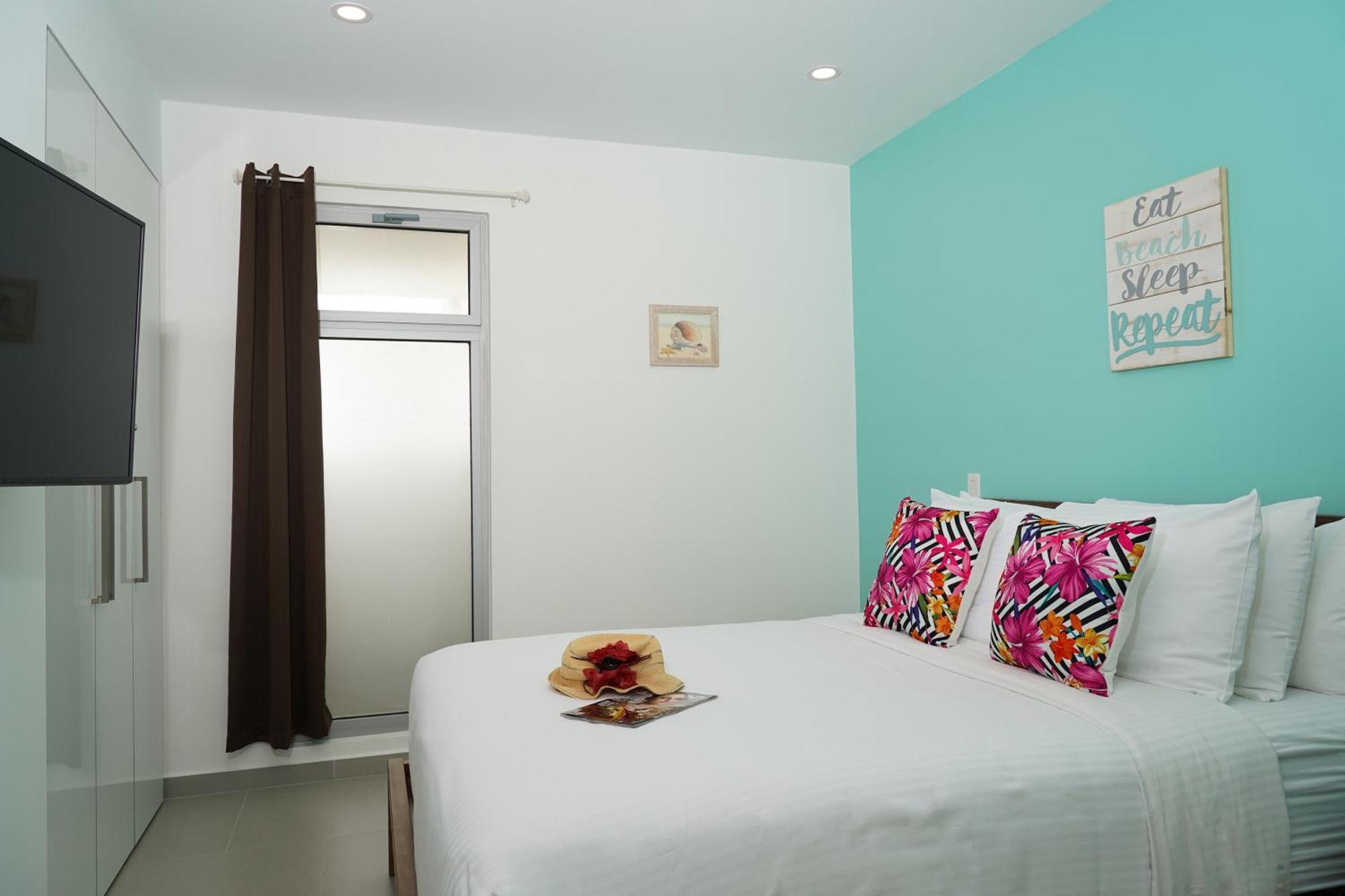 Azure Beach Residences Палм Бийч Екстериор снимка