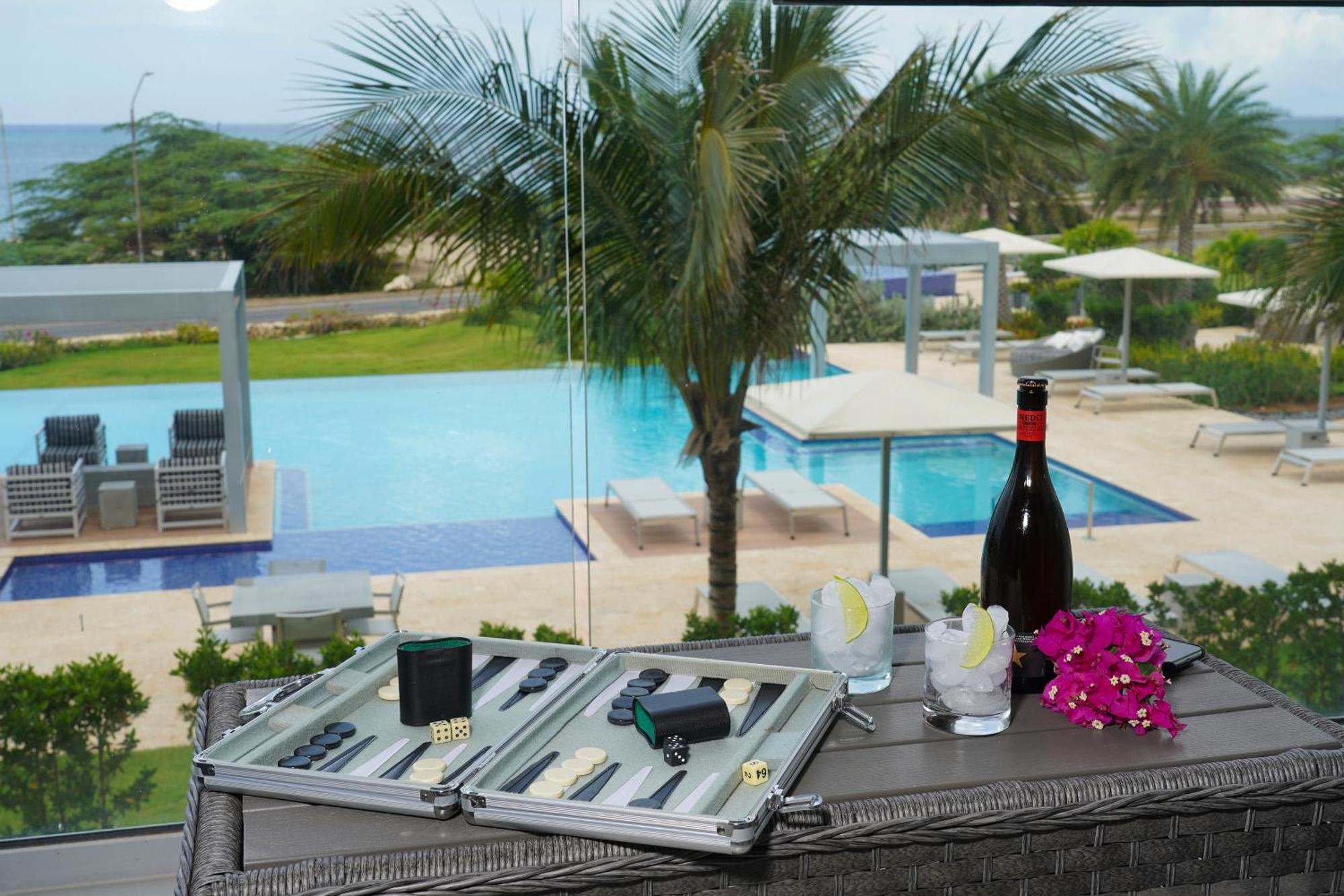 Azure Beach Residences Палм Бийч Екстериор снимка