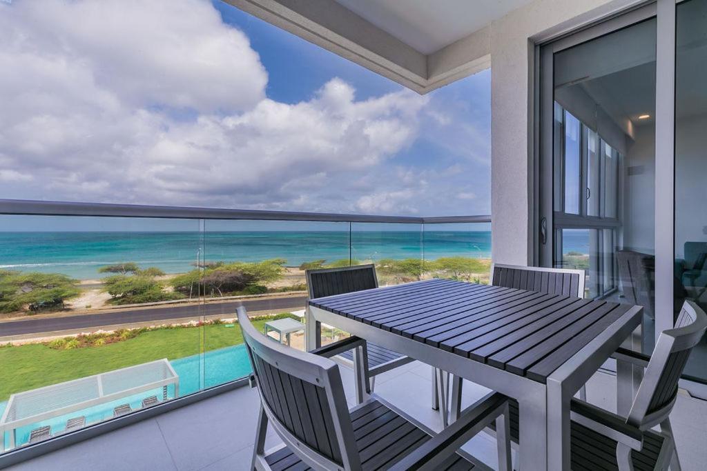 Azure Beach Residences Палм Бийч Екстериор снимка