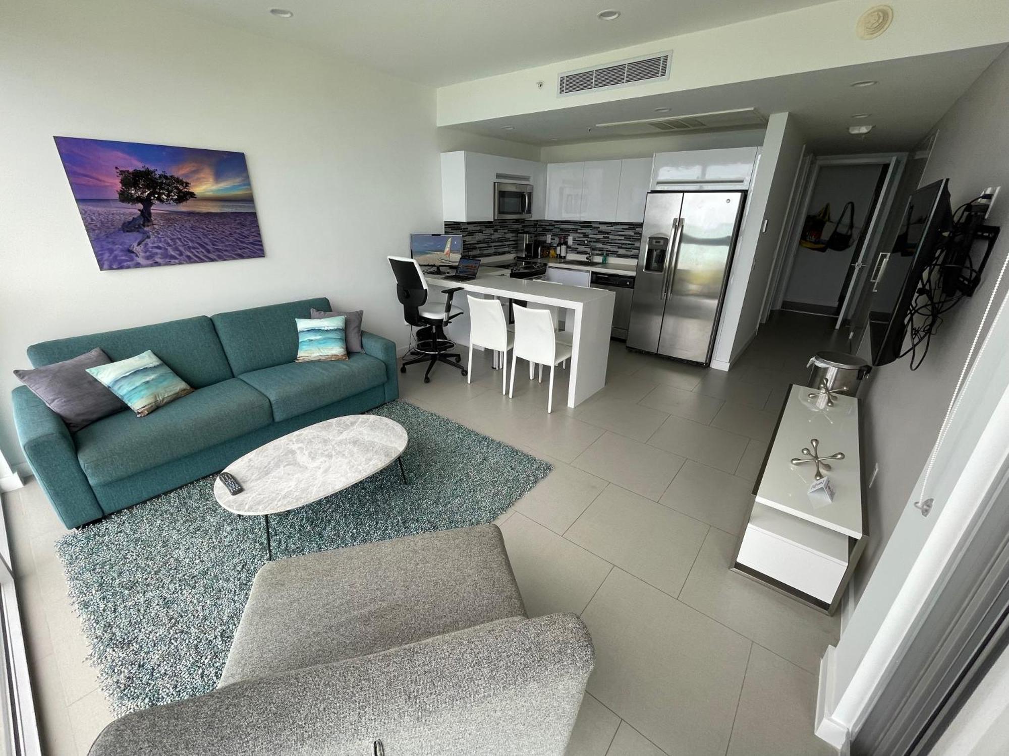 Azure Beach Residences Палм Бийч Екстериор снимка