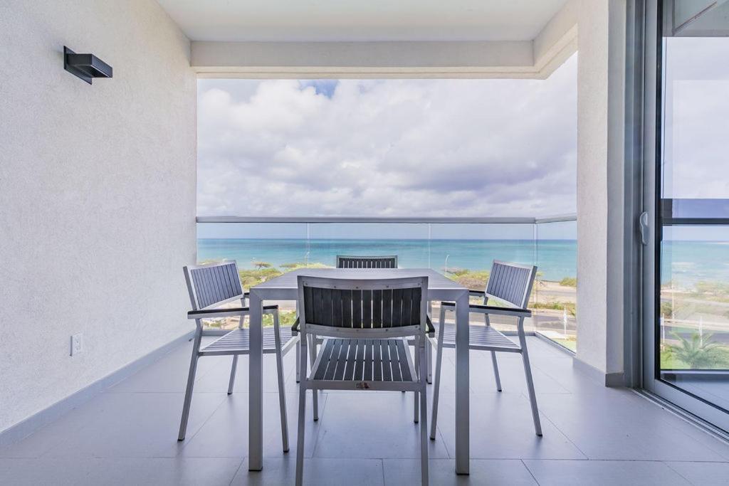 Azure Beach Residences Палм Бийч Екстериор снимка