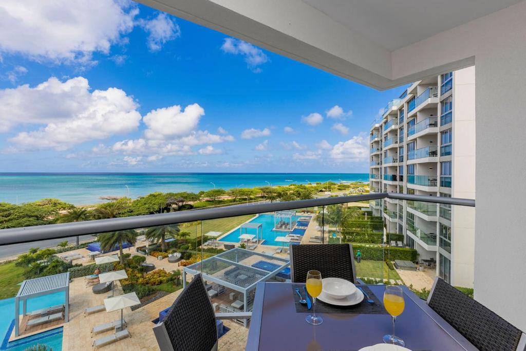 Azure Beach Residences Палм Бийч Екстериор снимка