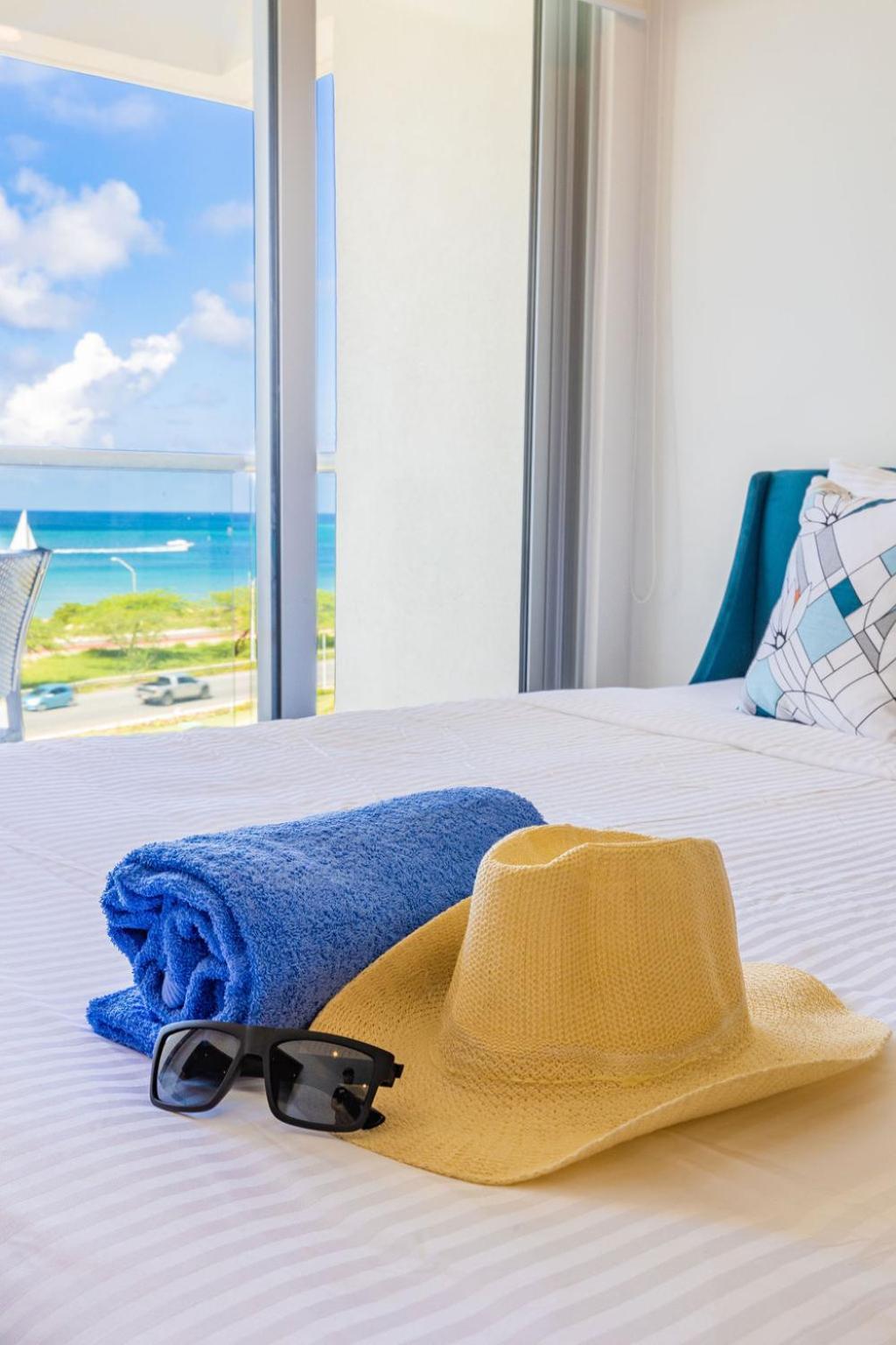 Azure Beach Residences Палм Бийч Екстериор снимка